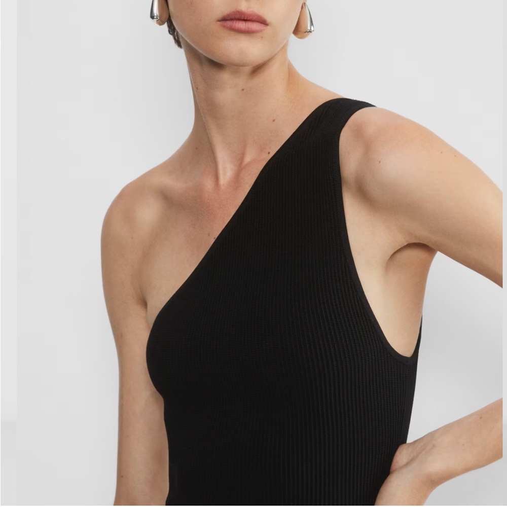 Aritzia Babaton SCULPT KNIT SEVEN TOP